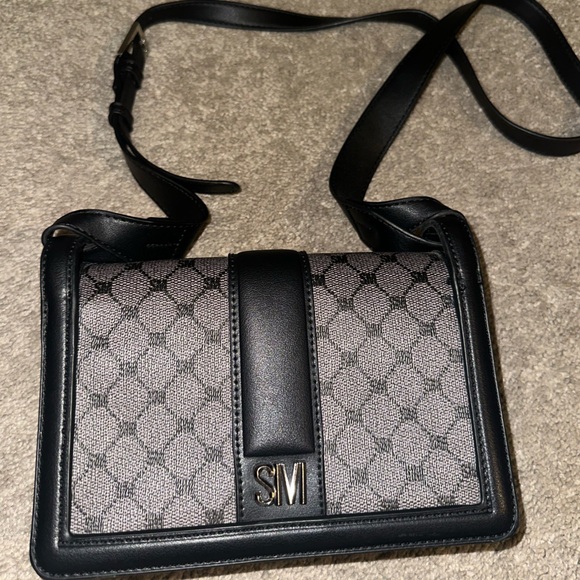 Cute Steve Madden purse🖤 - Picture 1 of 2